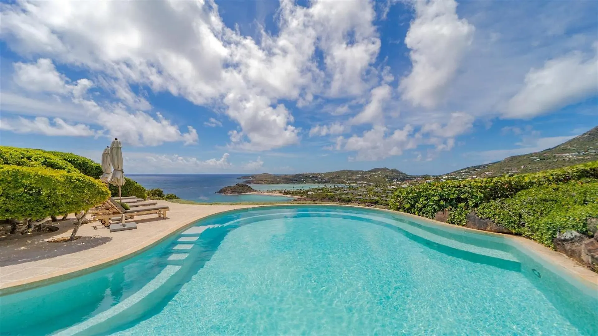 Bright Villa With View Of Sparkling Ocean Marigot