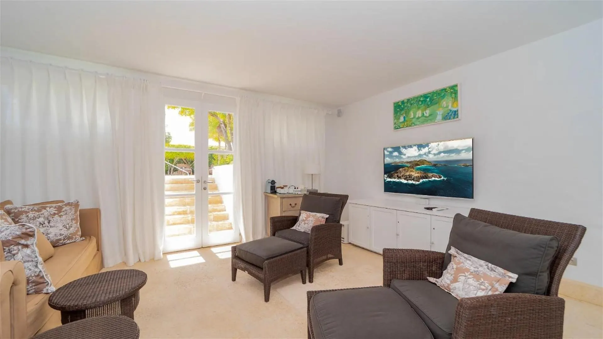 Bright Villa With View Of Sparkling Ocean Marigot