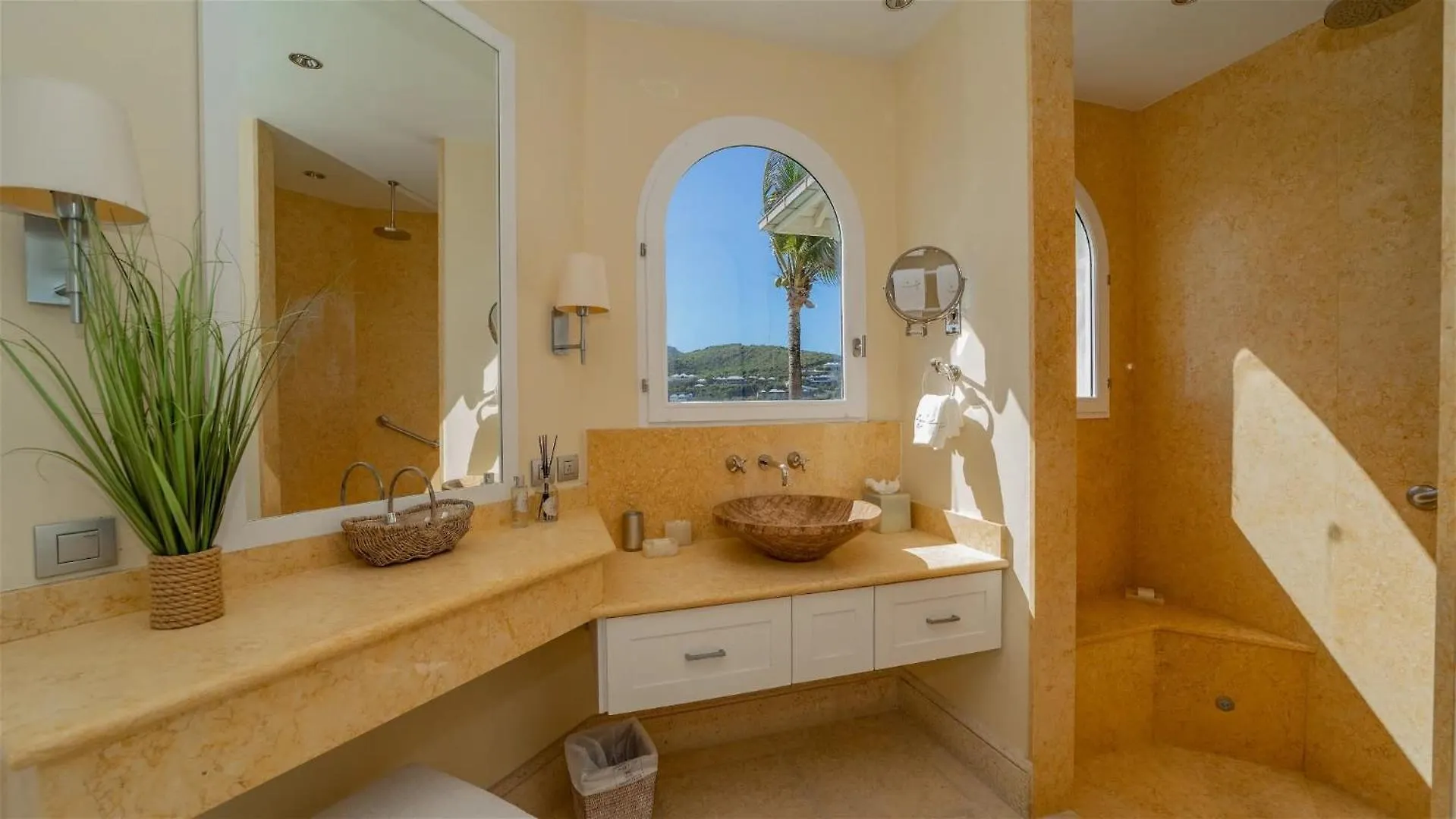 Bright Villa With View Of Sparkling Ocean Marigot